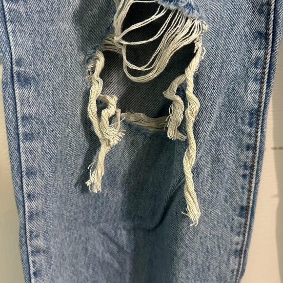 Levi’s Women’s’94 Baggy Jeans W/Distruction  29x31 - Picture 7 of 11